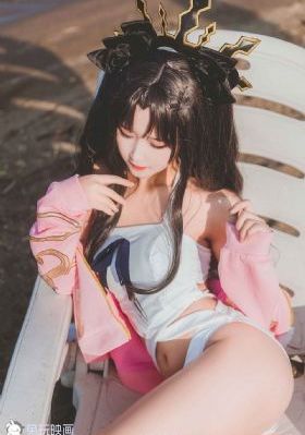 张开腿被九个男人调教h视频